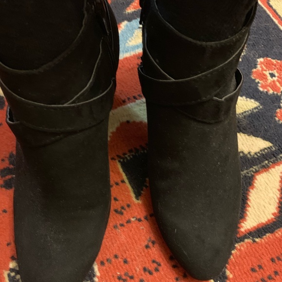 Black faux suede ankle boots - Picture 4 of 8